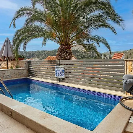Villa Capitis In The Centre